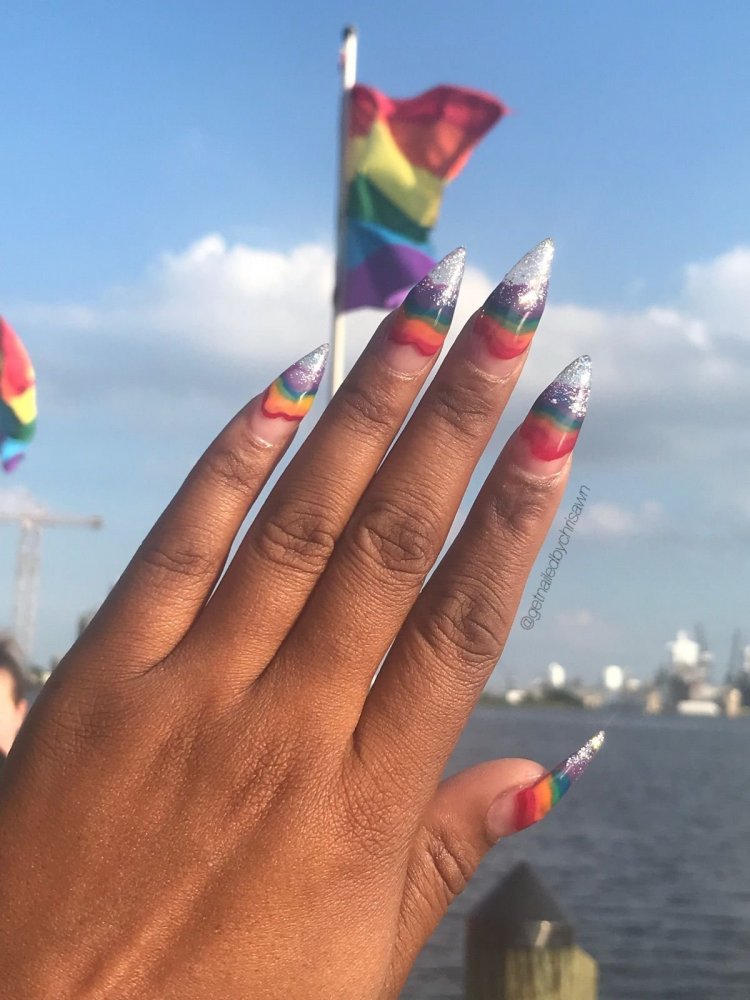 Флаг на ногтях