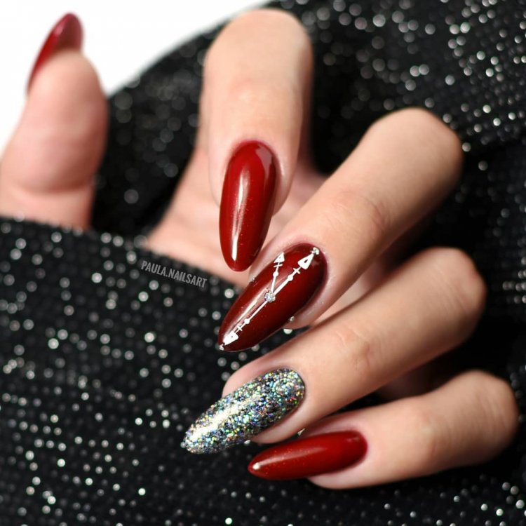 Однотонный маникюр на новый год - 45 фото