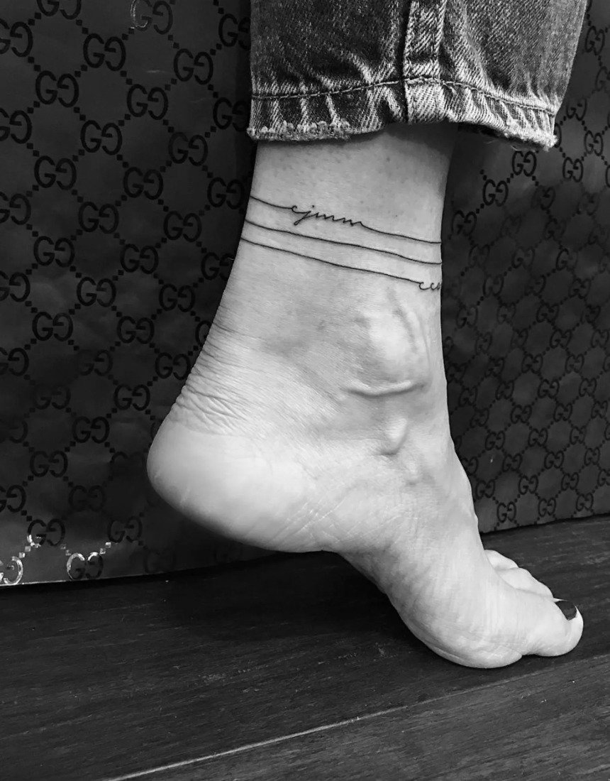 35 цікавих дизайнів татуювань на кісточках для жінок: фото