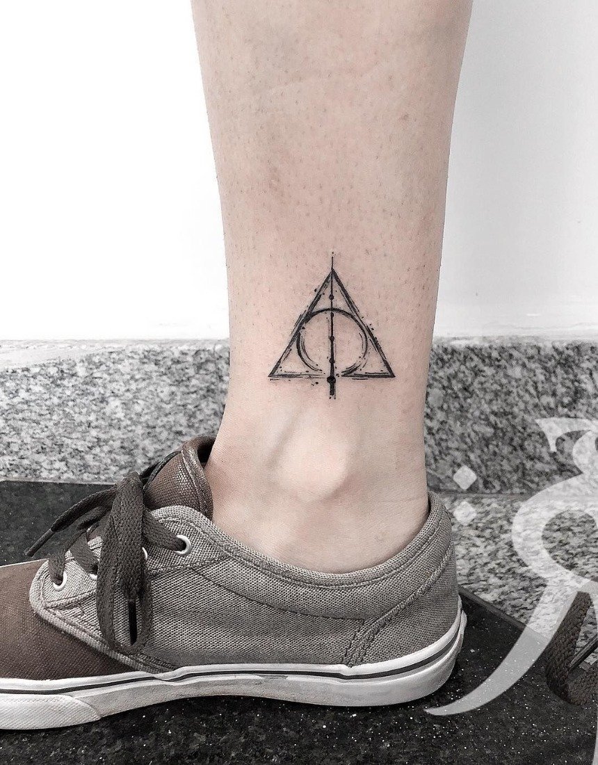 35 цікавих дизайнів татуювань на кісточках для жінок: фото