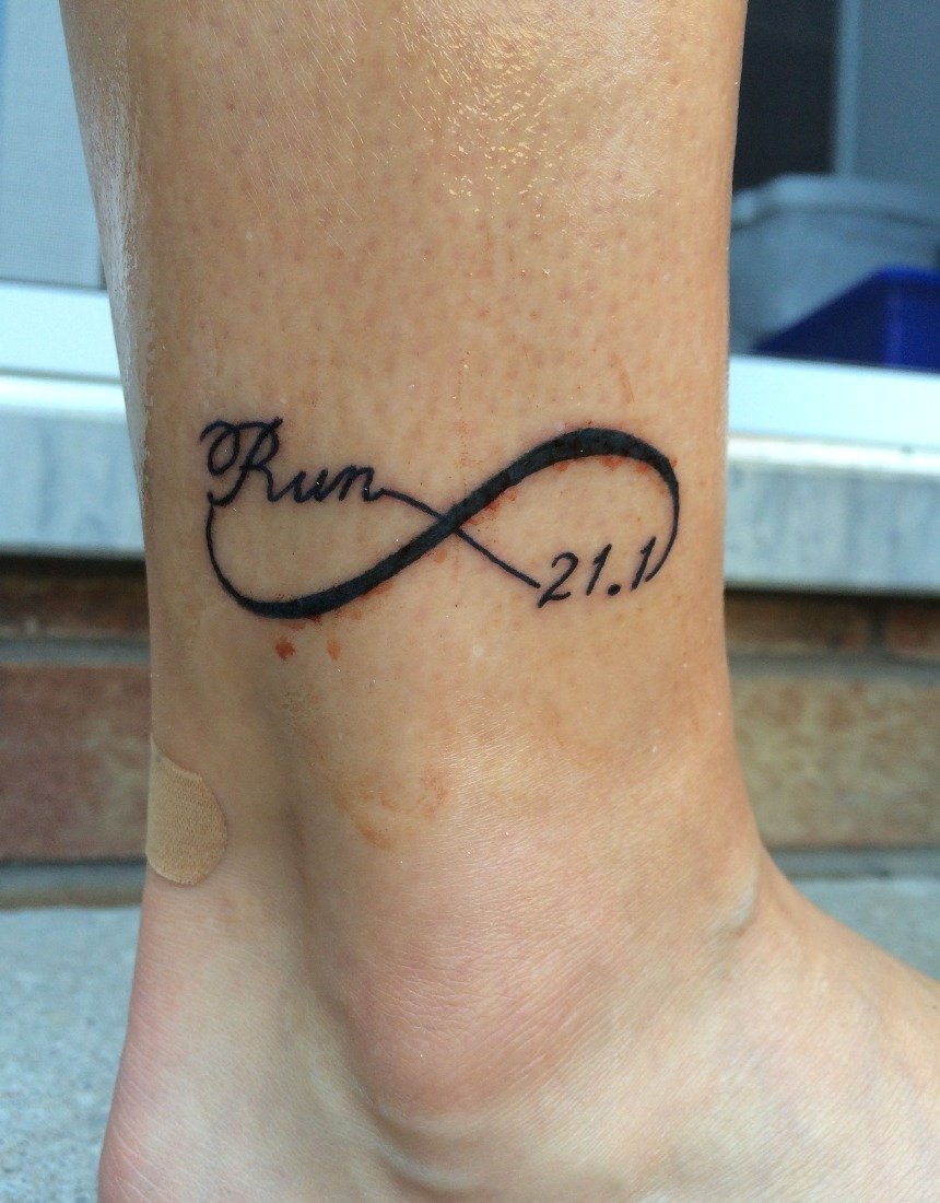 35 цікавих дизайнів татуювань на кісточках для жінок: фото