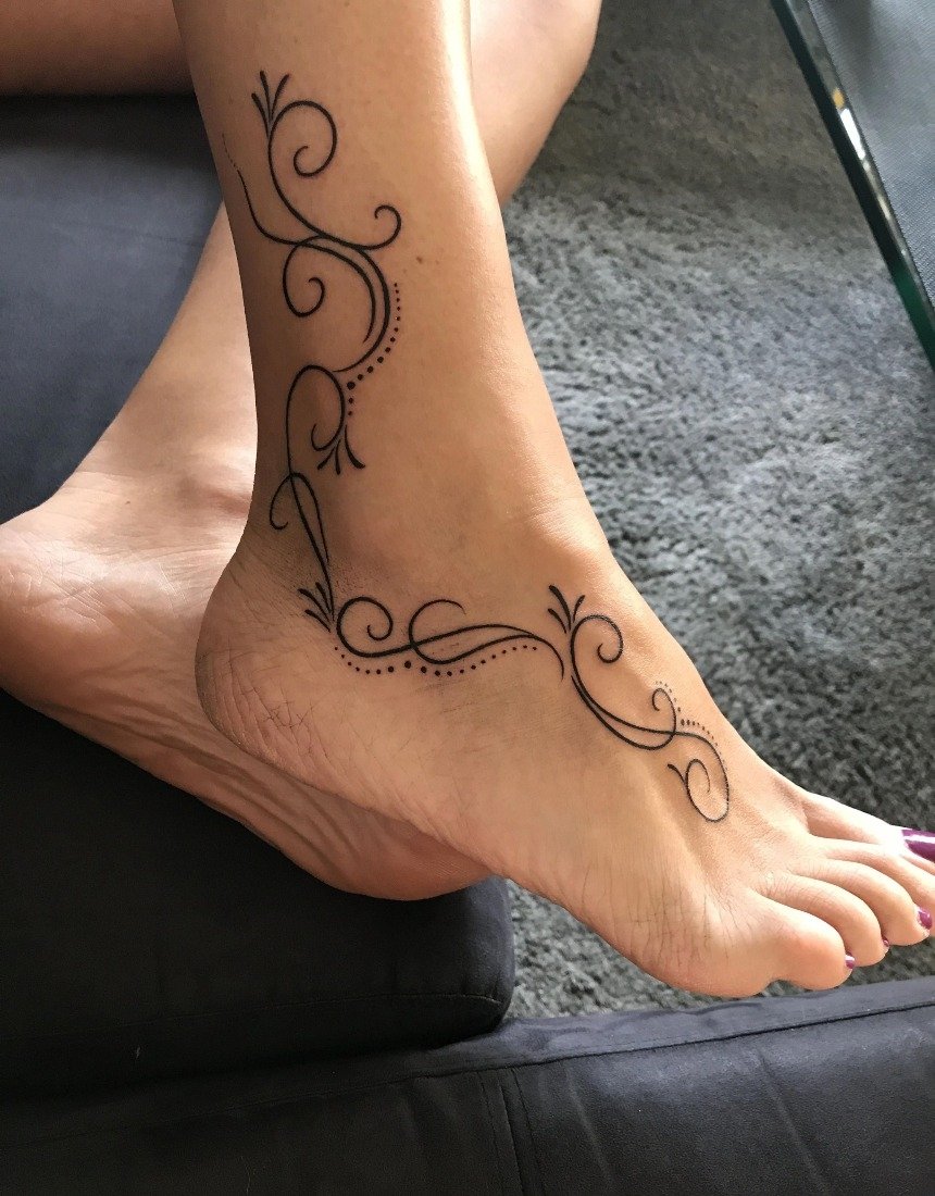 35 цікавих дизайнів татуювань на кісточках для жінок: фото