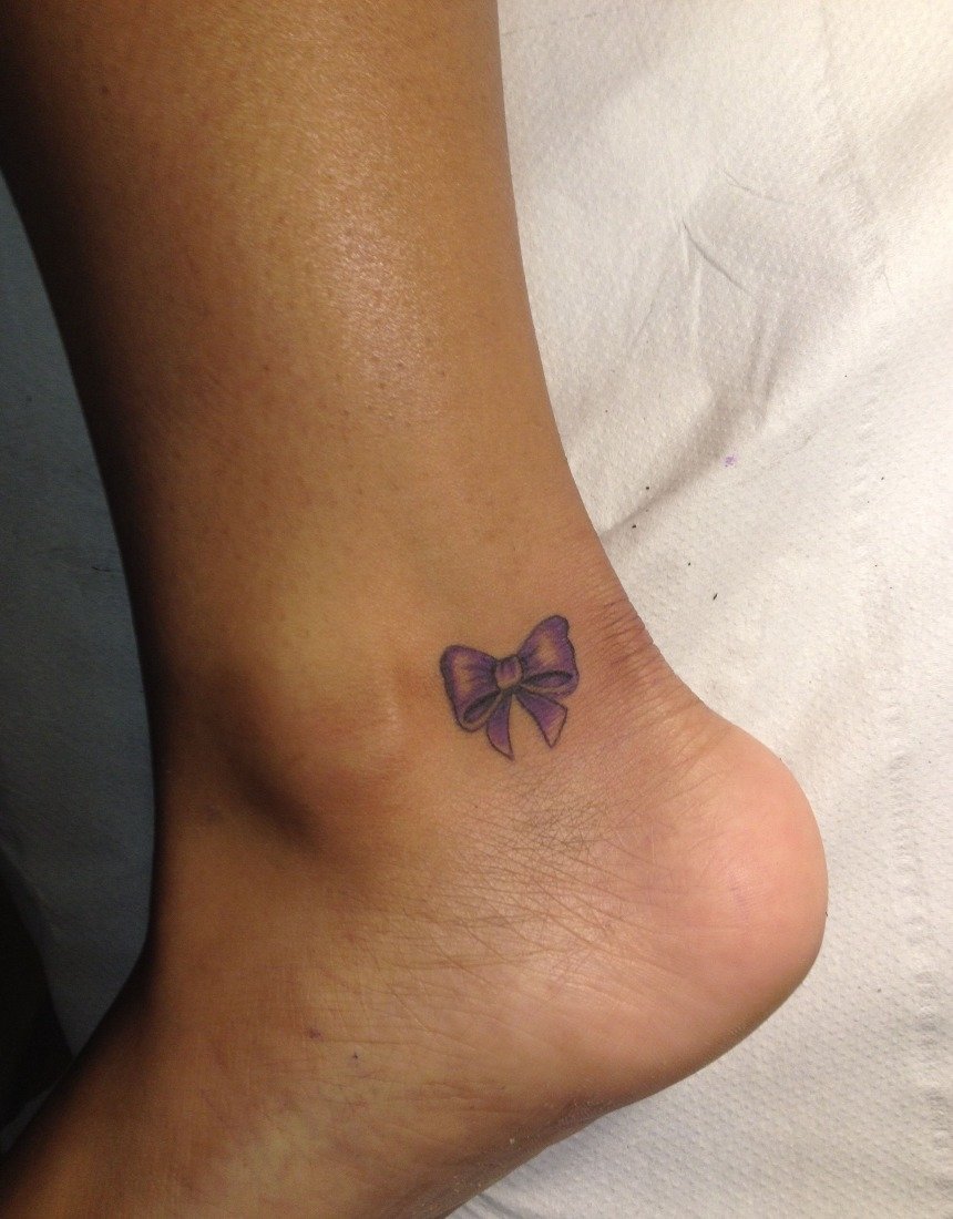 35 цікавих дизайнів татуювань на кісточках для жінок: фото