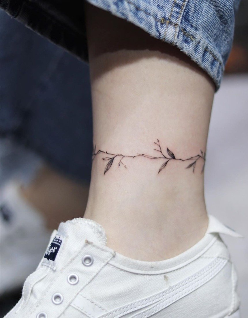 35 цікавих дизайнів татуювань на кісточках для жінок: фото