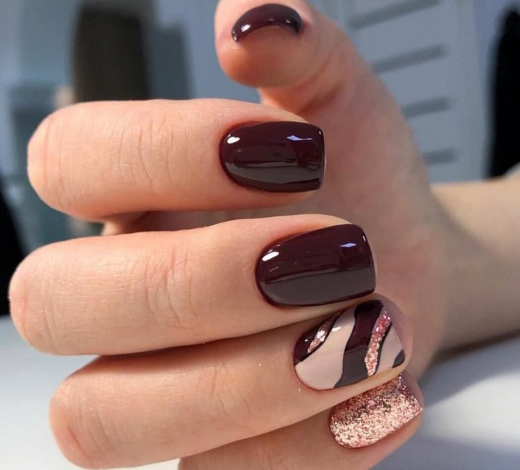 Ногти бордовые с золотом