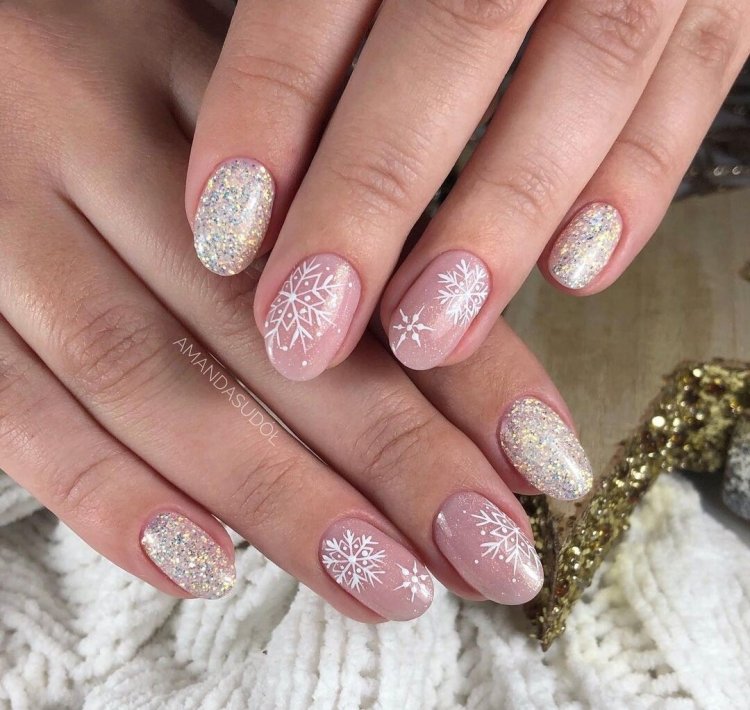 Красные новогодние ногти