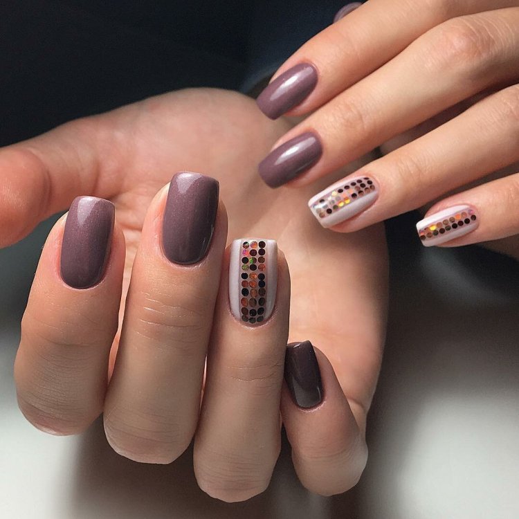 Светло коричневый маникюр