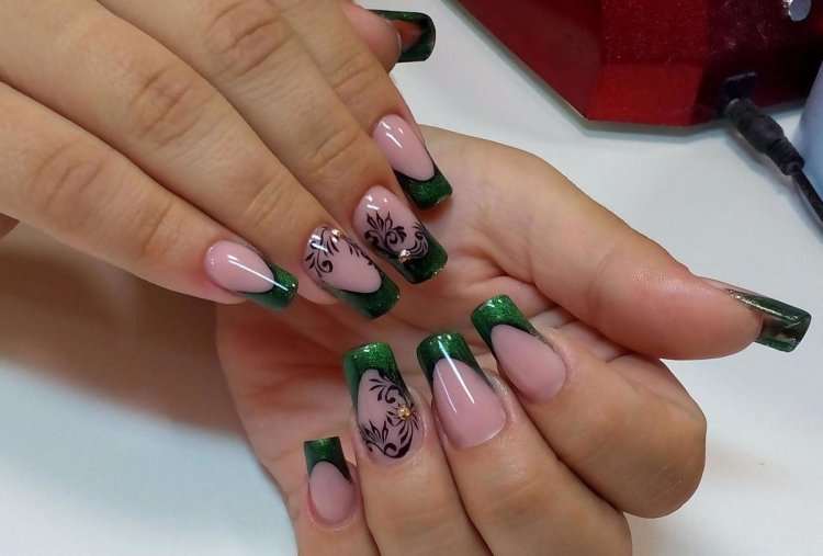 Красивый зеленый френч