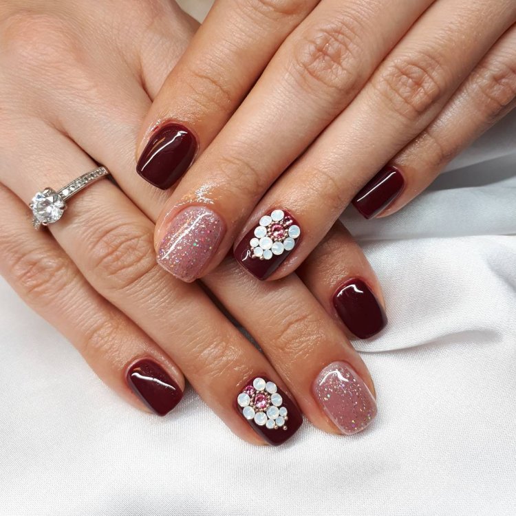 Маникюр беж и бордо - 61 фото