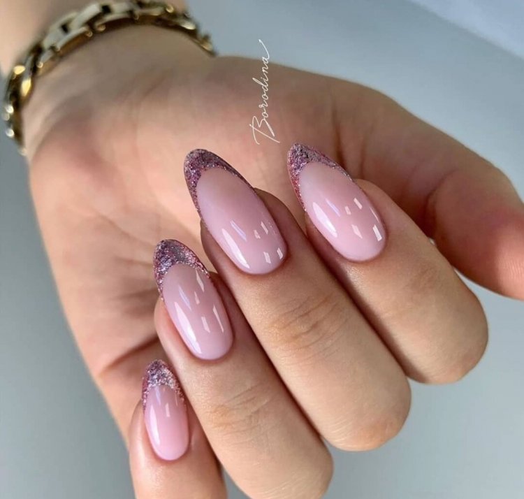 Нежный маникюр 2021