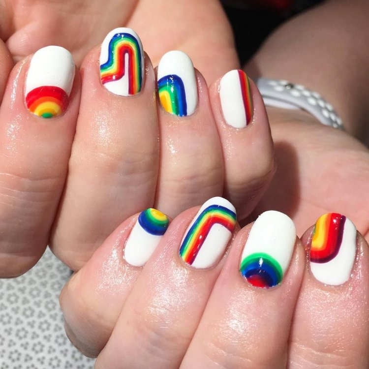 Маникюр Радуга