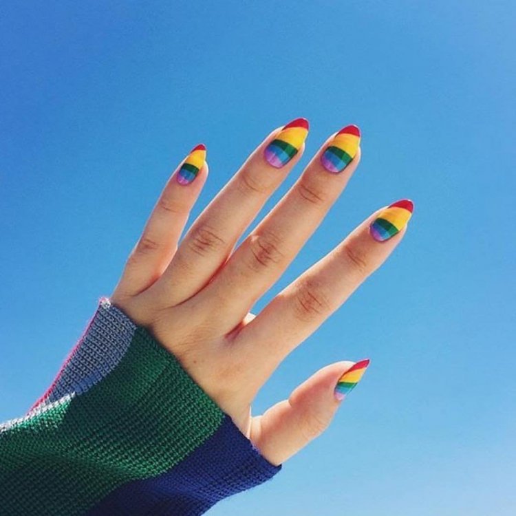 Маникюр Радуга ЛГБТ