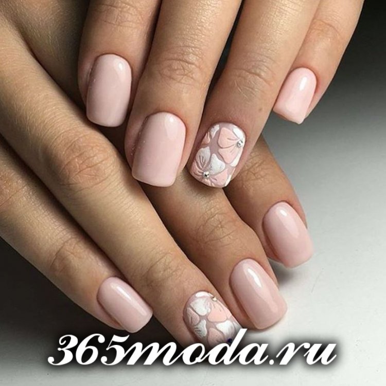 Маникюр в постельныхттнах