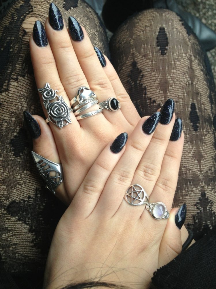 Ногти в готическом стиле