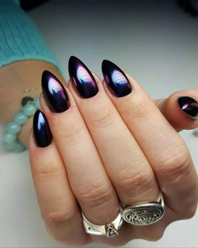 Серо-зеленый металлик маникюр