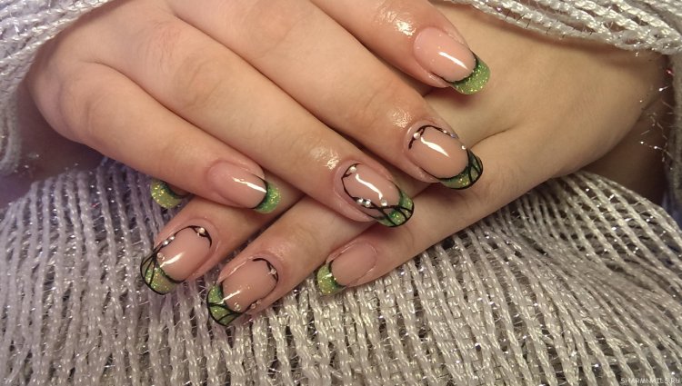 Красивый зеленый френч