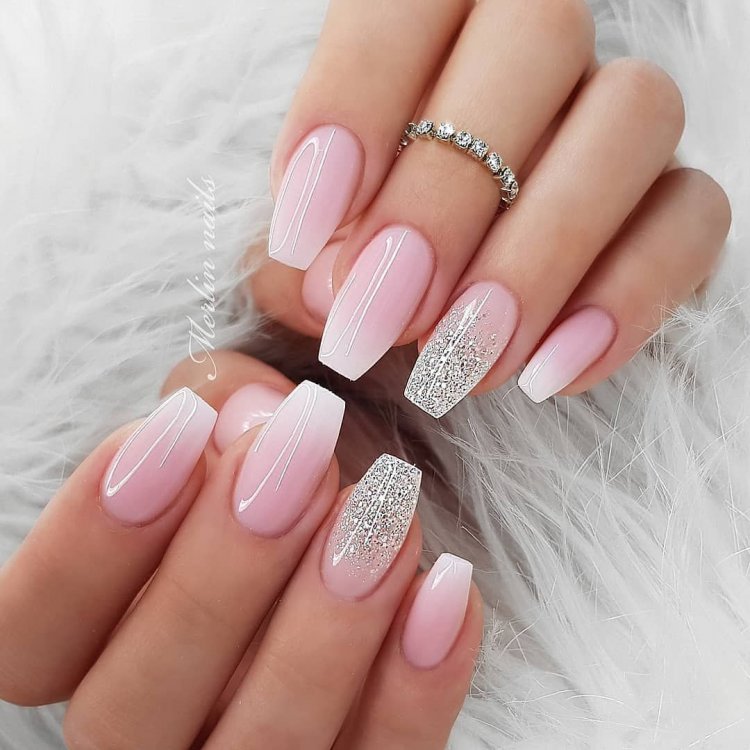 Ногти розовые нежные