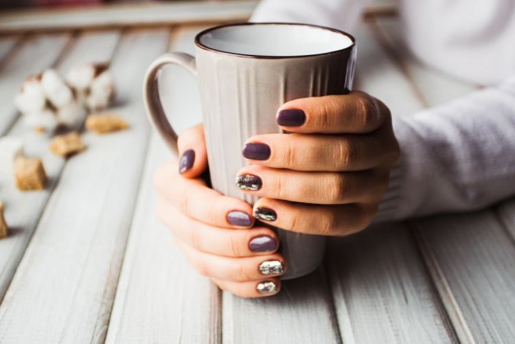 Ногти и Кружка