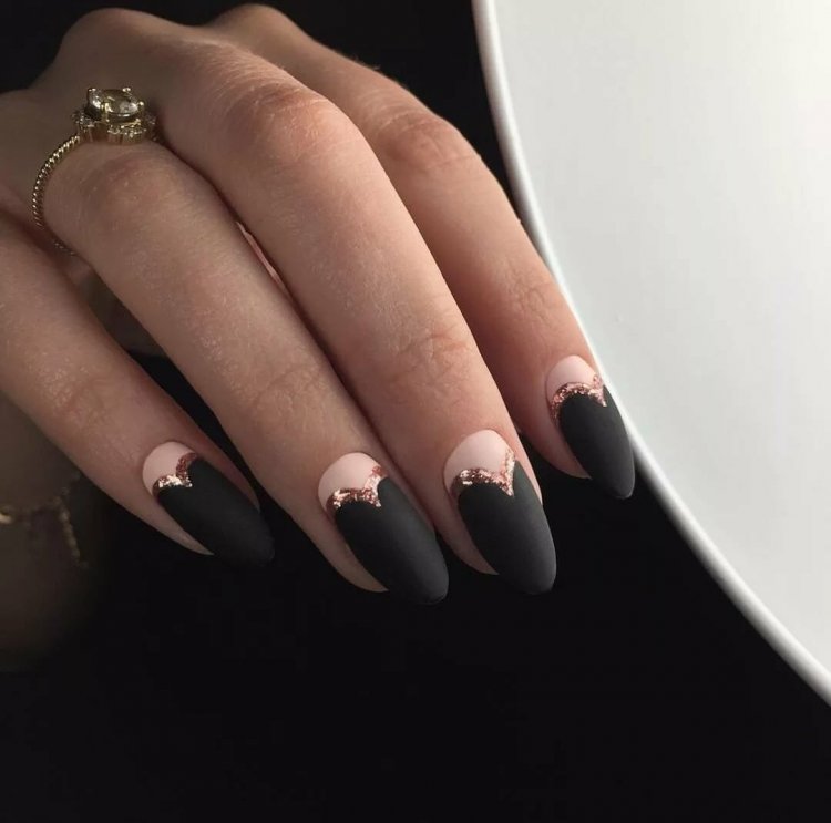 Чорний френч на довгі нігті
