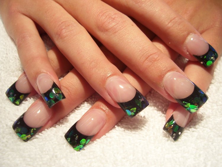 Маникюр френч зеленый