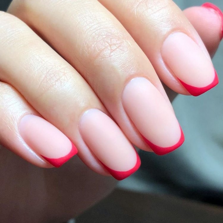 Червоний матовий френч 2020