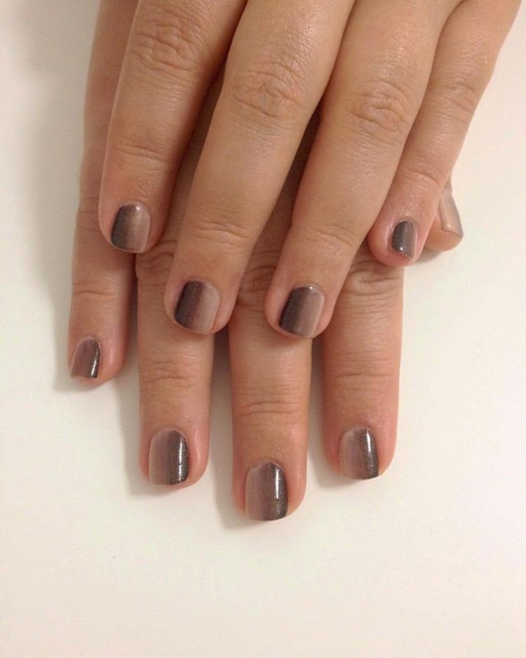 Кофейный маникюр на короткие ногти