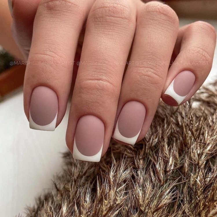 Матовий бежевий френч