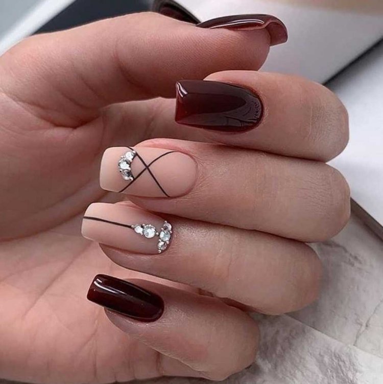 Маникюр цвет марсала с бежевым