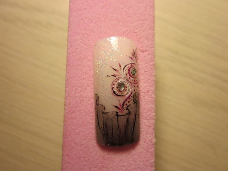 Маникюр черный в горошек