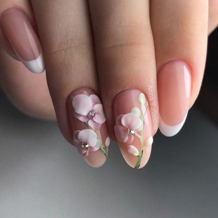 Лепка на ногтях