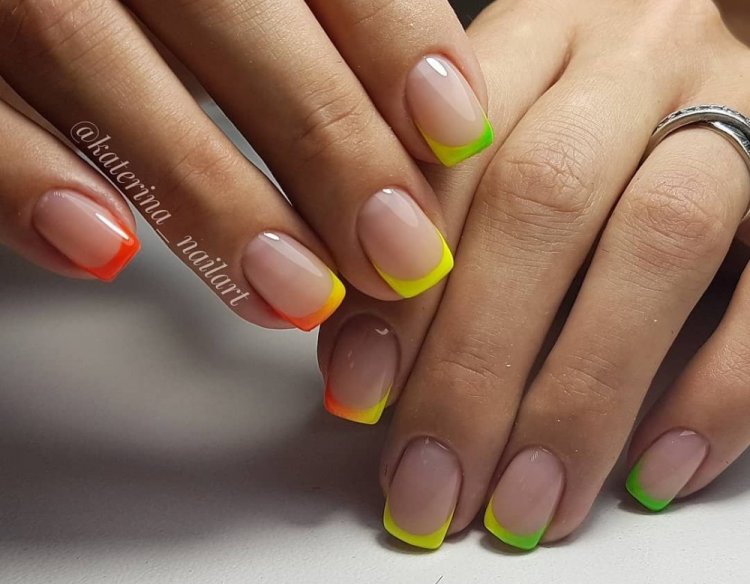 Весняний манікюр на короткі нігті 2023 (50 фото) - модні та красиві ідеї дизайну коротких нігтів