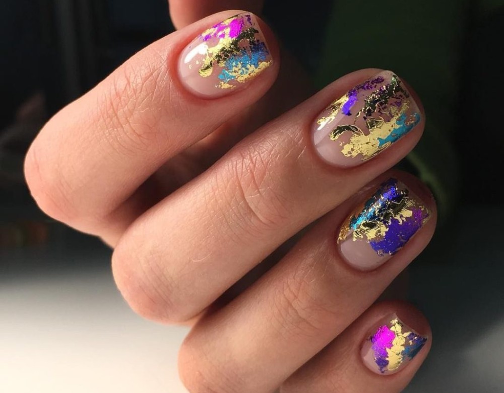 Весняний манікюр на короткі нігті 2023 (50 фото) - модні та красиві ідеї дизайну коротких нігтів