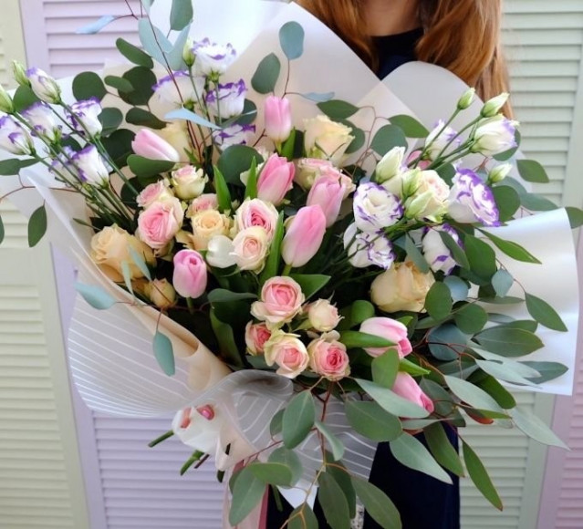 Оригинальные, но вполне адекватные способы подарить цветы