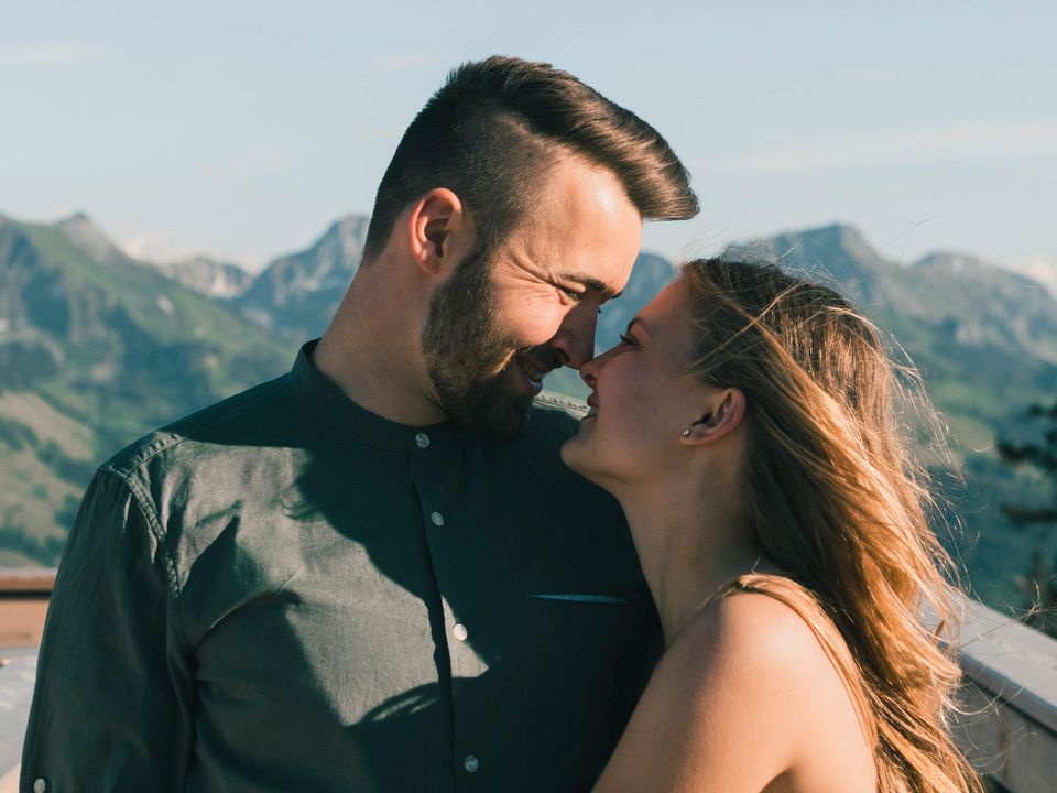 Як розрізнити здорову прихильність до людини від залежності