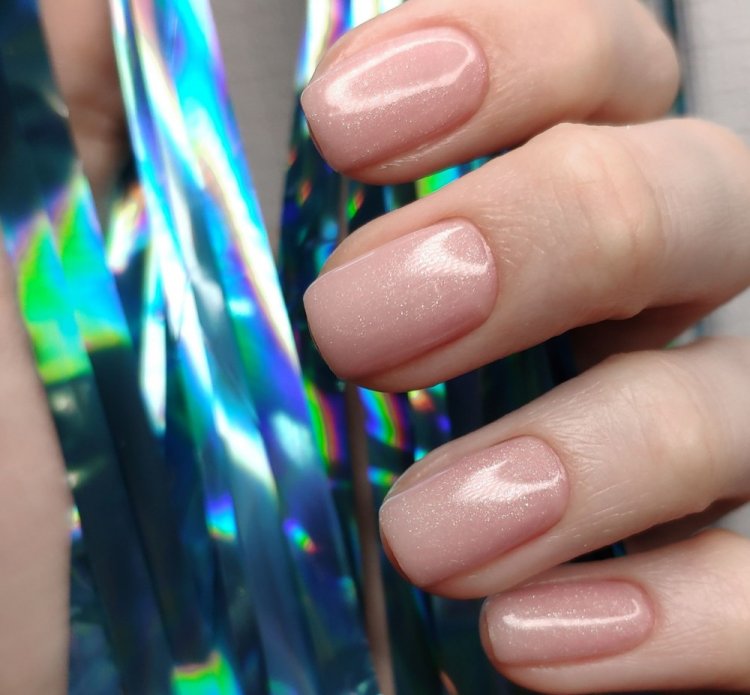 Літній манікюр на короткі нігті 2023 (50 фото) - модні та красиві ідеї дизайну коротких нігтів