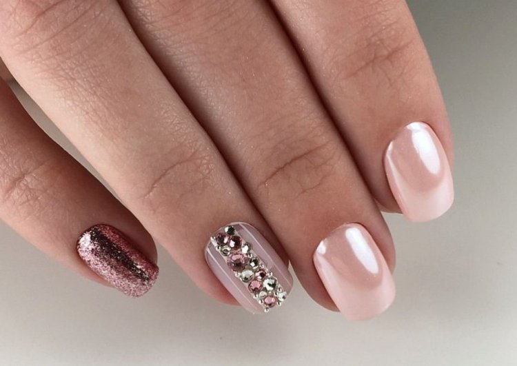 Літній манікюр на короткі нігті 2023 (50 фото) - модні та красиві ідеї дизайну коротких нігтів