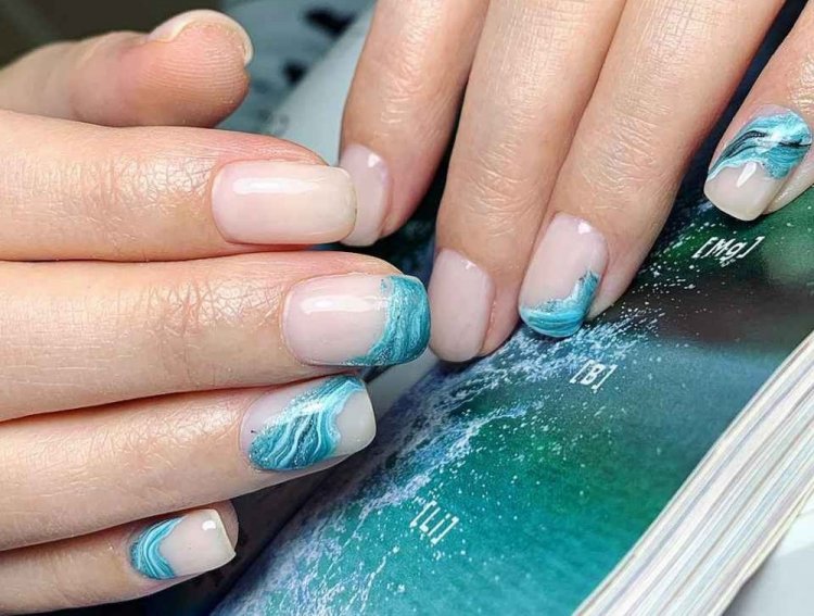Літній манікюр на короткі нігті 2023 (50 фото) - модні та красиві ідеї дизайну коротких нігтів