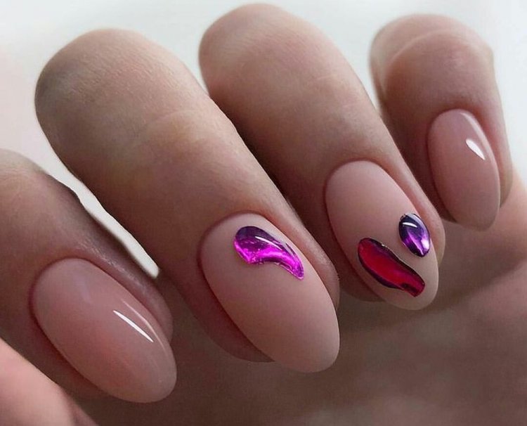 Літній манікюр на короткі нігті 2023 (50 фото) - модні та красиві ідеї дизайну коротких нігтів