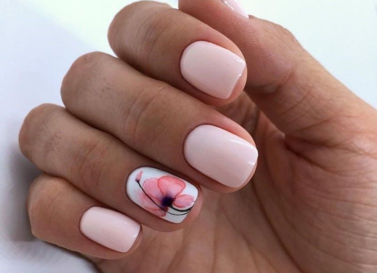 Літній манікюр на короткі нігті 2023 (50 фото) - модні та красиві ідеї дизайну коротких нігтів