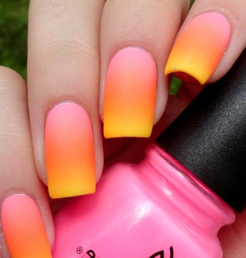 Модний манікюр на червень 2023: тренди, новинки, фото