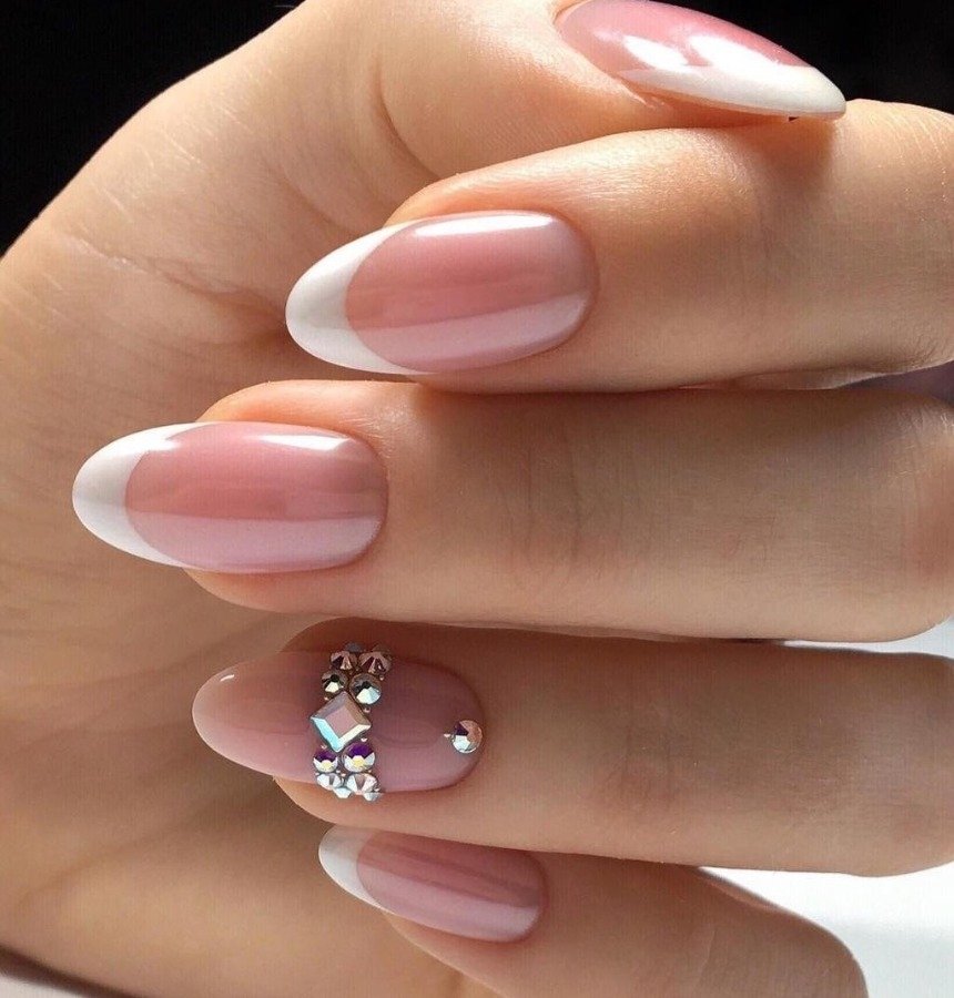 Модний манікюр на червень 2023: тренди, новинки, фото