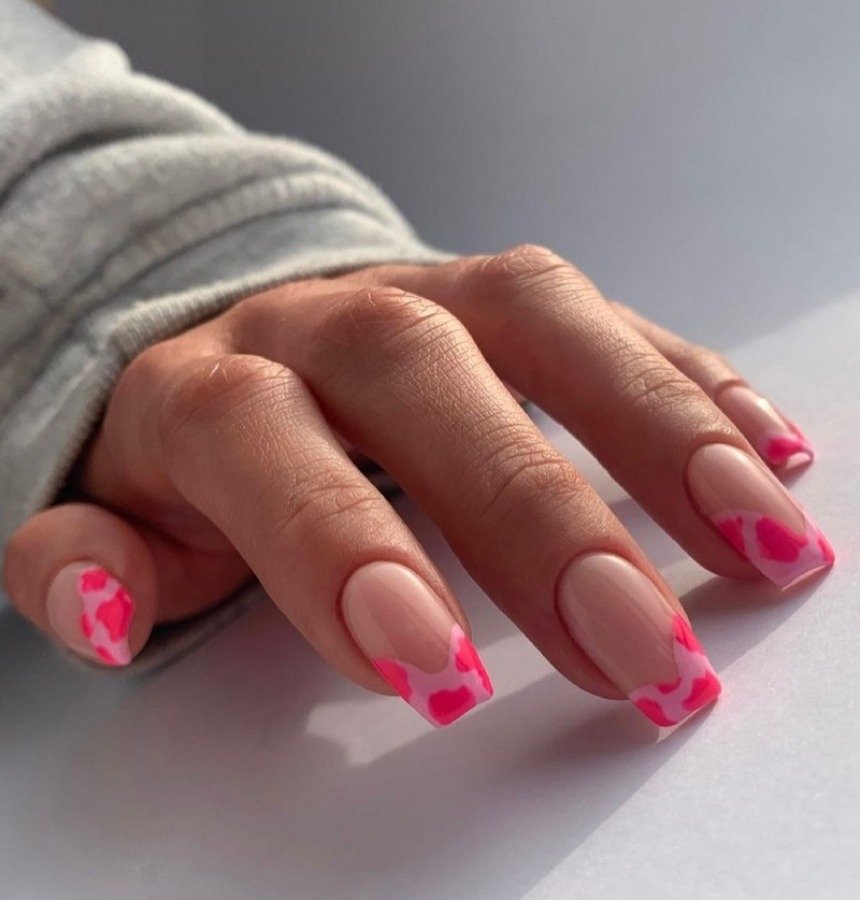 Модний манікюр на червень 2023: тренди, новинки, фото