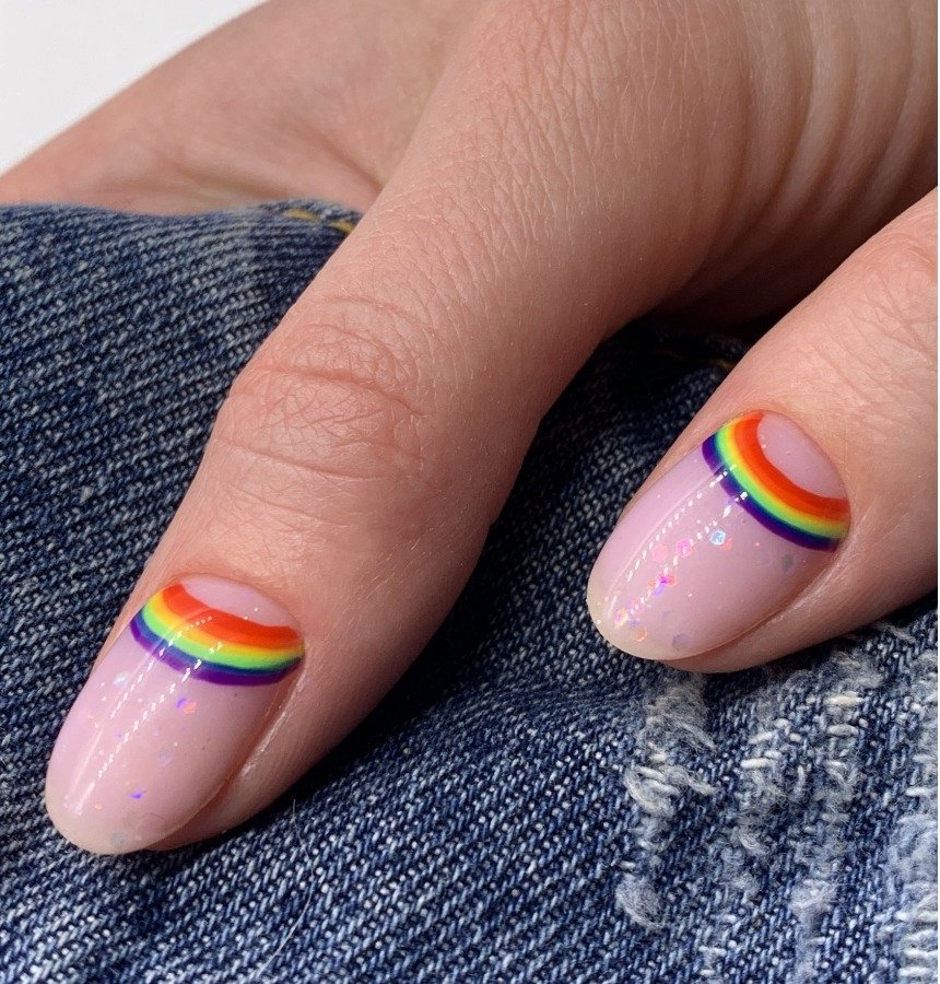 Модний манікюр на червень 2023: тренди, новинки, фото