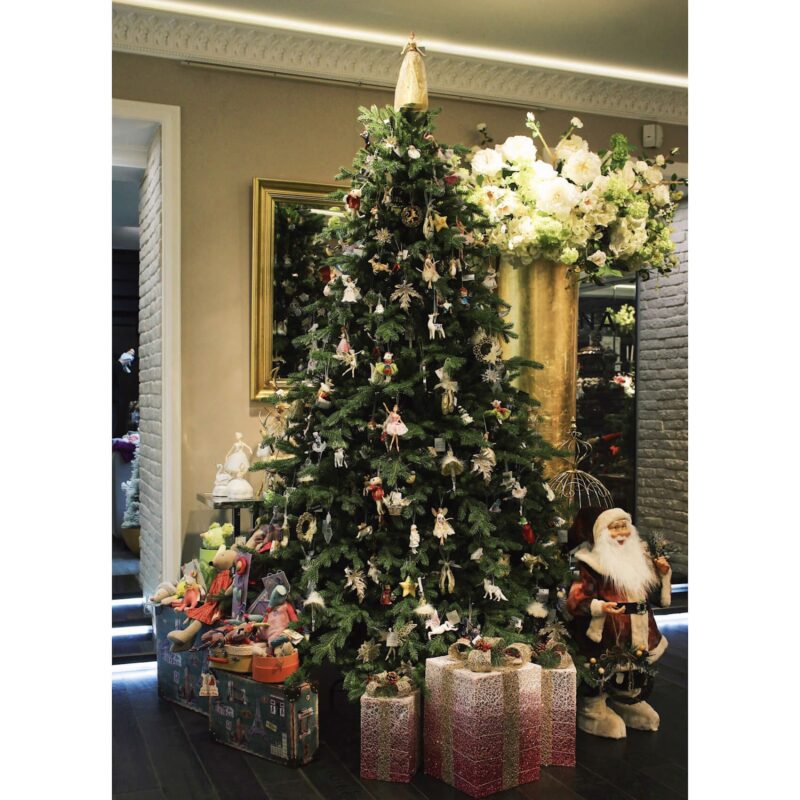 Плюсы искусственной ели в Новый год