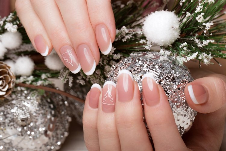 Новорічний манікюр 2023 (50 фото) - модні та красиві ідеї дизайну нігтів на Новий рік 2023