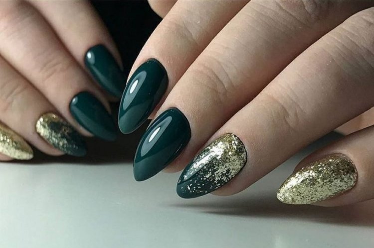 Новорічний манікюр 2023 (50 фото) - модні та красиві ідеї дизайну нігтів на Новий рік 2023