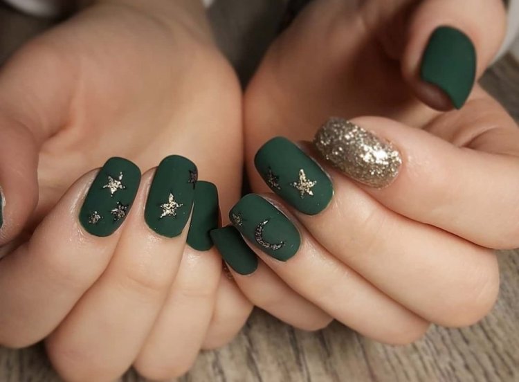 Новорічний манікюр 2023 (50 фото) - модні та красиві ідеї дизайну нігтів на Новий рік 2023