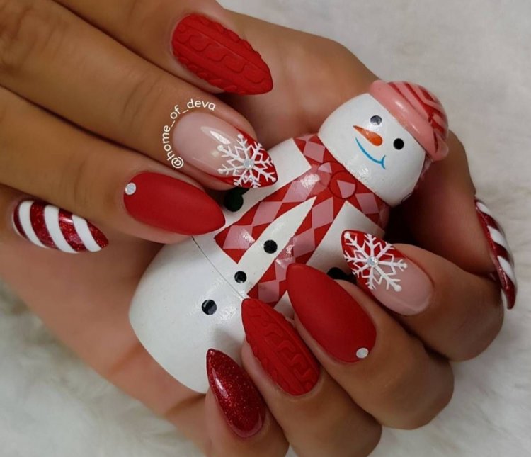 Новорічний манікюр 2023 (50 фото) - модні та красиві ідеї дизайну нігтів на Новий рік 2023