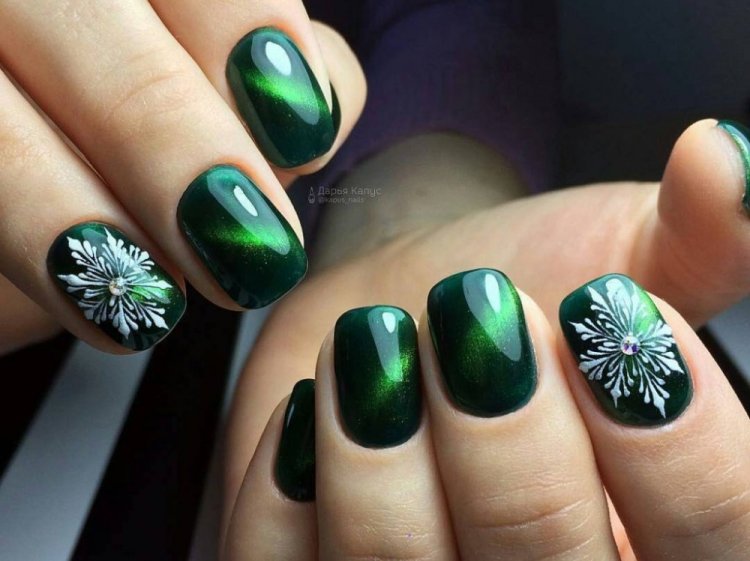 Новорічний манікюр 2023 (50 фото) - модні та красиві ідеї дизайну нігтів на Новий рік 2023