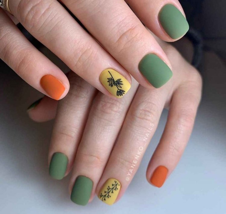 Новорічний манікюр 2023 (50 фото) - модні та красиві ідеї дизайну нігтів на Новий рік 2023